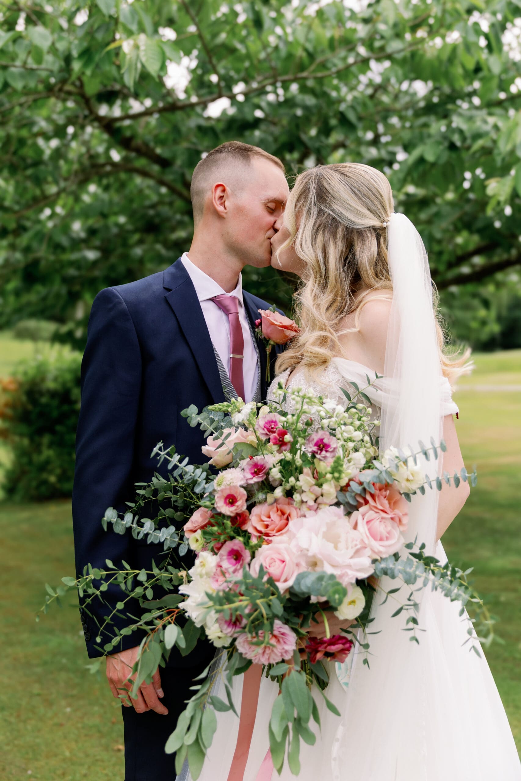 Stunning May Wedding at The Warren Estate